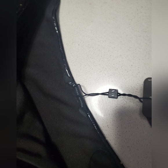 ARMANI Superbe haut en velours et ornements dorés. - Picture 4 of 4